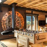 Black Diamond - Ubud Chalet Tignes
