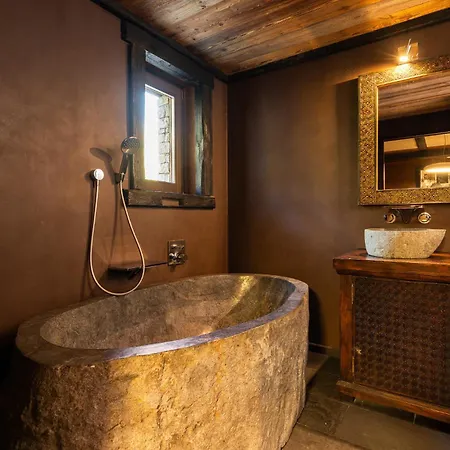 Black Diamond - Ubud Chalet Tignes